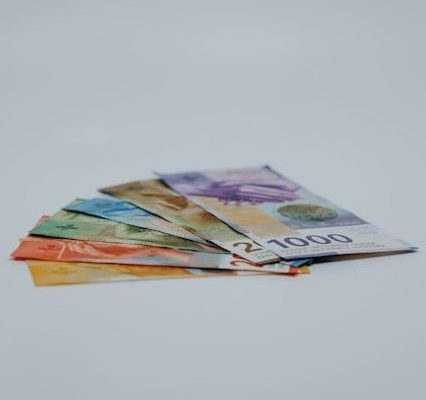 Wyrok TSUE C-902/24 Herchoski może zmienić zasady rozliczeń frankowiczów z bankami. Sprawdź, czy bank może potrącać roszczenie o zwrot kapitału z roszczeniami frankowiczów, wzywać do zapłaty ''na wszelki wypadek'' i obciążać kosztami procesu.