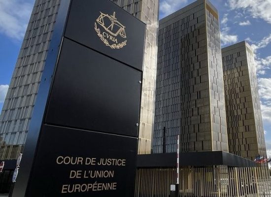 Wyrok TSUE C-744/24: bank nie może naliczać odsetek od prowizji i kosztów ubezpieczenia kredytu konsumenckiego. Sprawdź, co to oznacza dla kredytobiorców.